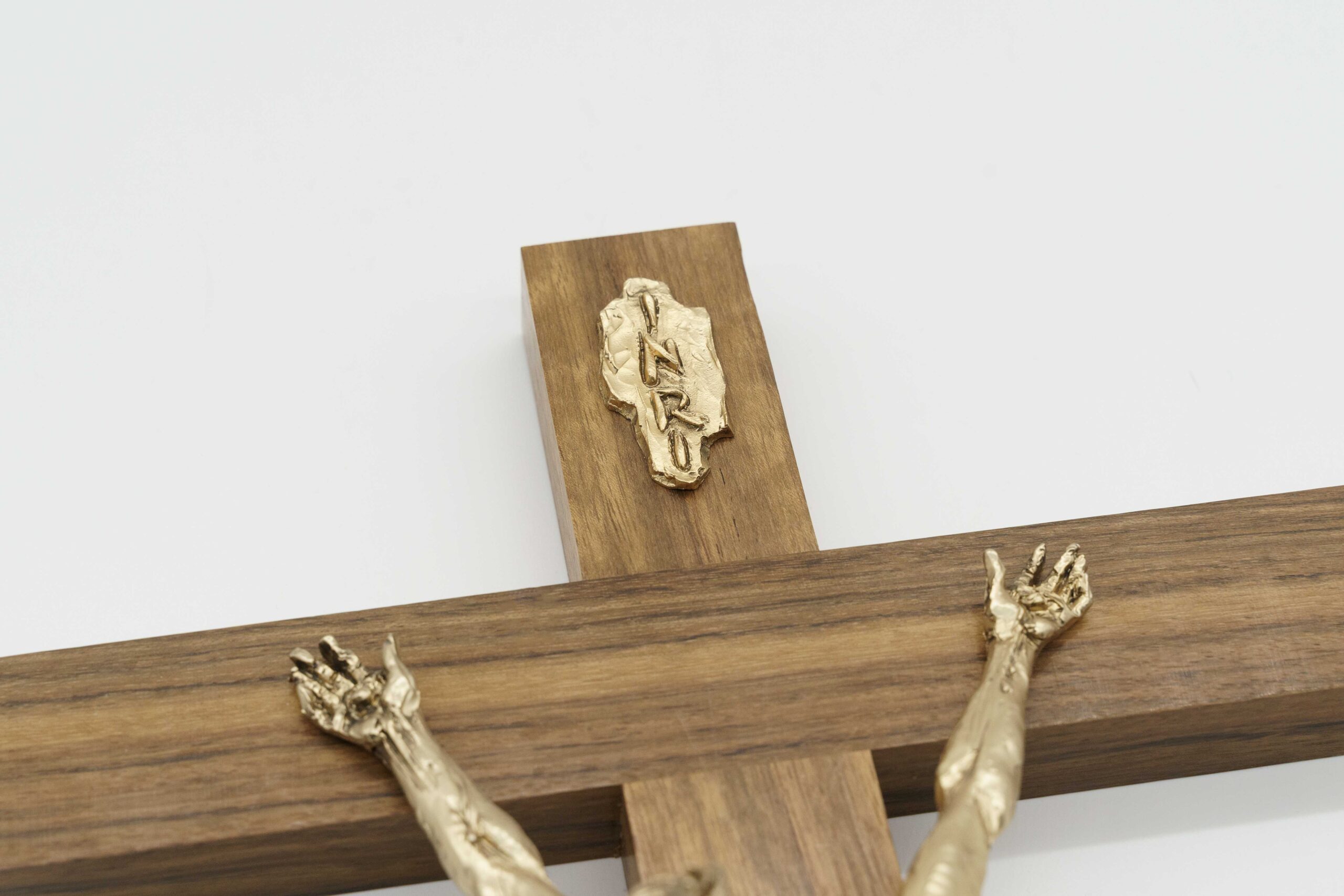 Crucifix Wood and Christ in Cast 45 cm 4